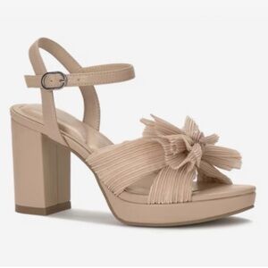 Kelly & Katie Beige Heather Bow Heels - Fawn Beige - size 8